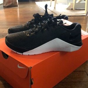 NWT Nike Metcon 5